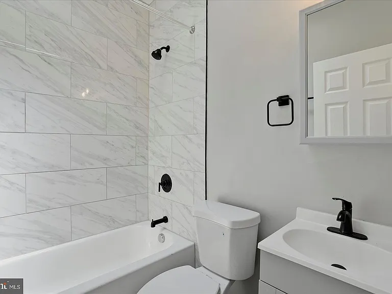2605 Denison St — Photo 31