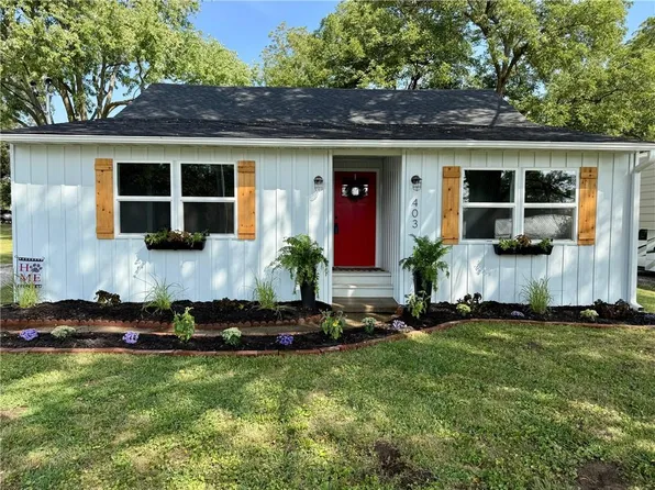 403 W Cedar St, Waverly, MO 64096