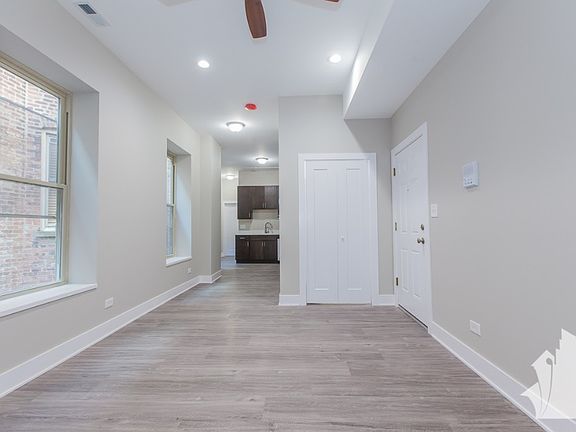 4th image of 4834 S King Dr #3S