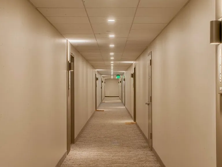 Ruxton Towers Apartments — Photo 16
