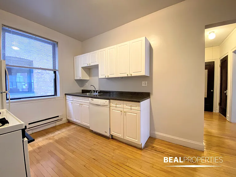1025 Dempster St — Photo 13