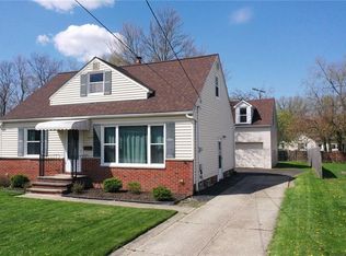 1628 Winchester Rd, Lyndhurst, OH 44124