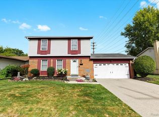 161 Surrey Hts, Westland, MI 48186
