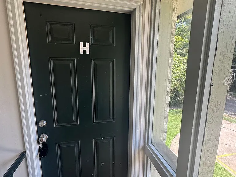 3206 Wellington Rd — Photo 3