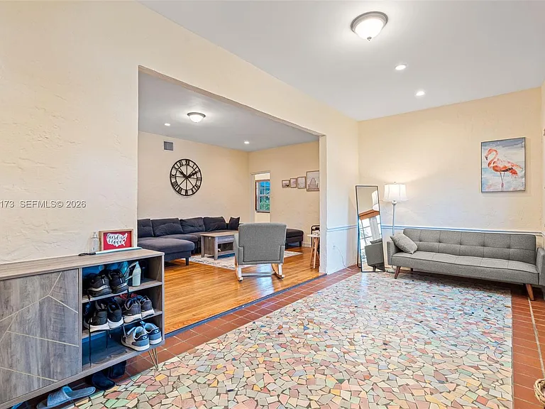 46 Montilla Ave #46 — Photo 5