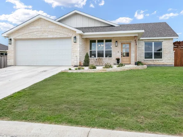 804 Gray Oak Ct, Fredericksburg, TX 78624