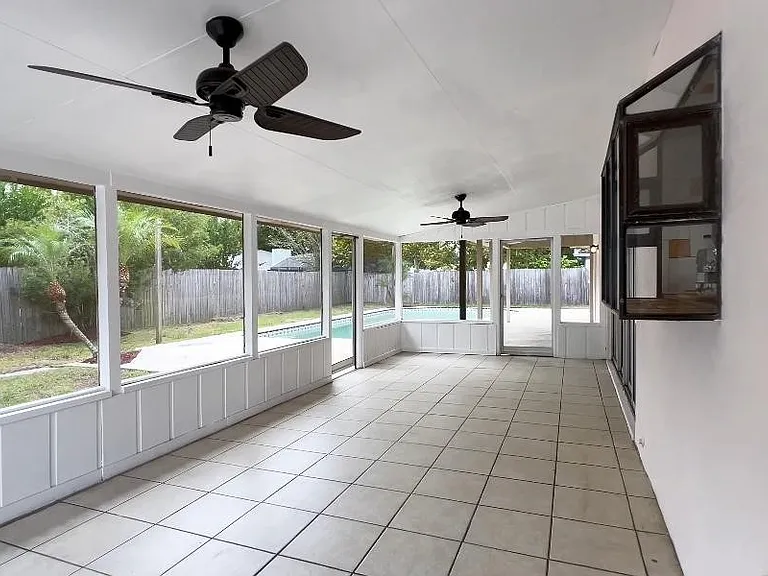 8108 Bluestar Cir — Photo 15