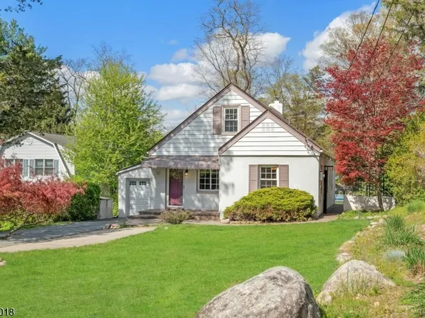 17 Andrew Ave, Oakland Boro, NJ 07436