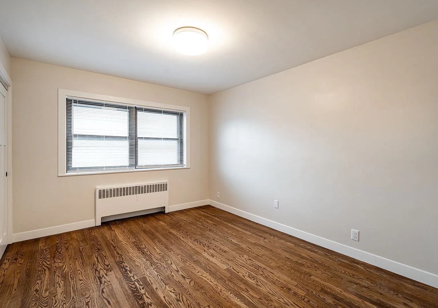2600 E Kenwood Blvd — Photo 3