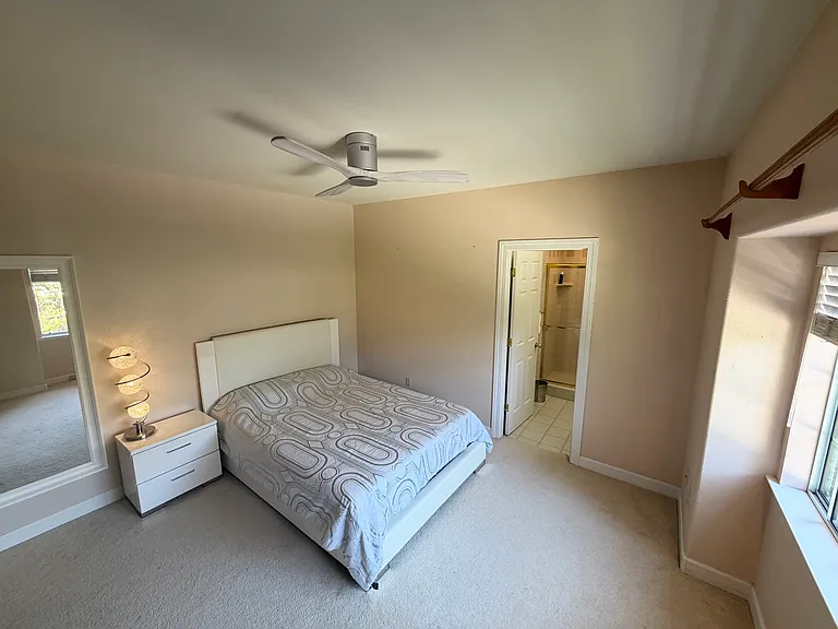 150 Saddle Oaks Ct — Photo 2