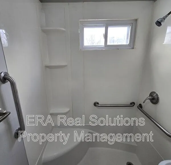 1527 Republic Ave — Photo 12