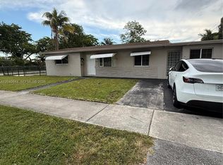 300 SW 9th Ave #A, Hallandale, FL 33009