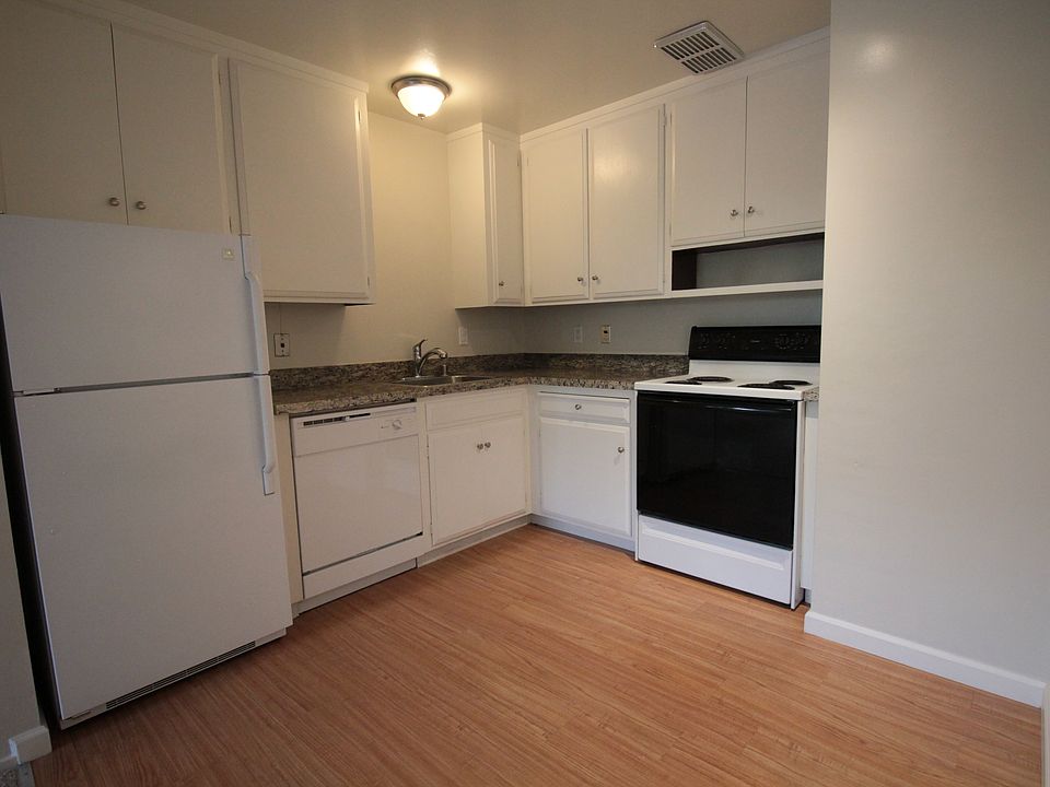 1st image of 1919 Garden Dr APT 101