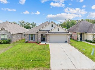 28448 Longfellow Ln, Albany, LA 70711