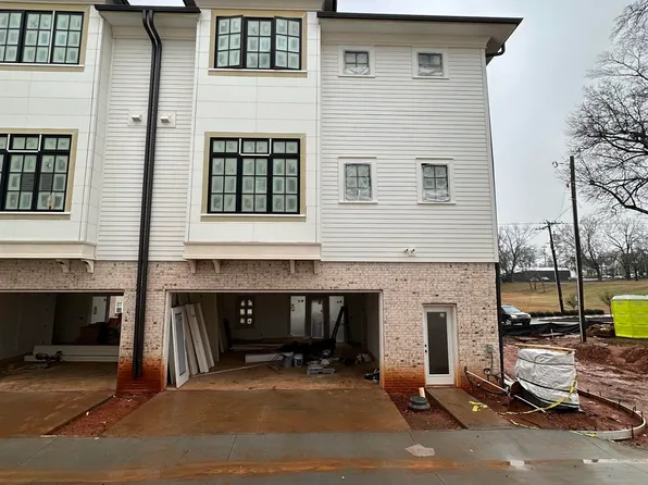27 Thruston St, Greenville, SC 29605