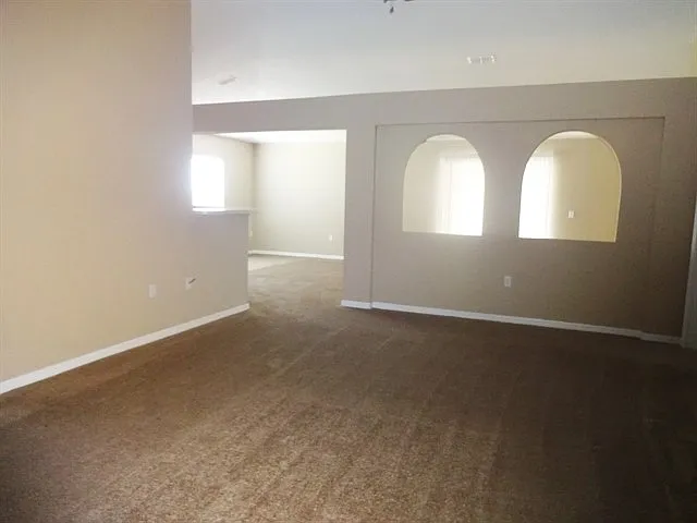 3 bed, 2.0 bath, 1874 sqft, $1,995 — Photo 4