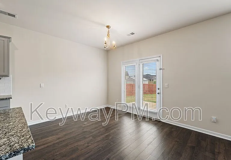 3262 Carmine Ave — Photo 9