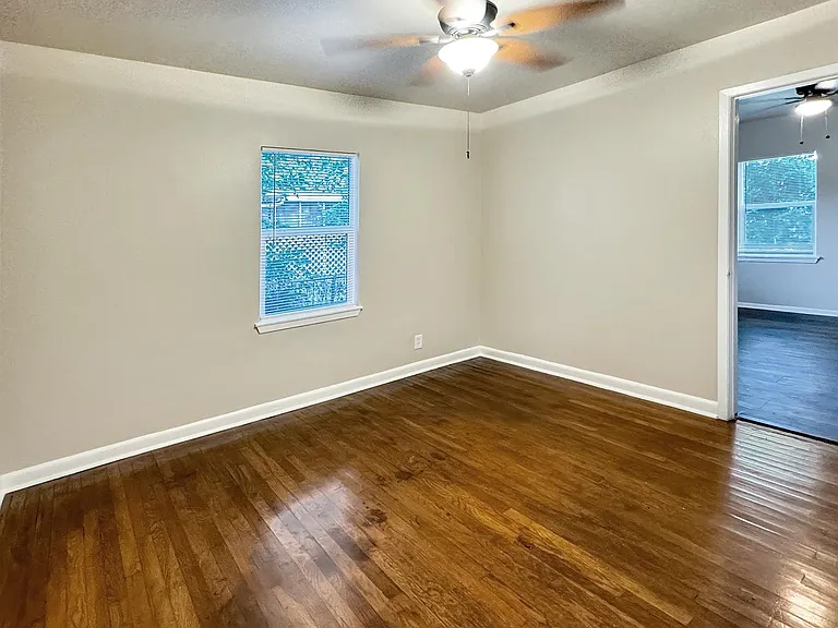 350 Storeywood Dr — Photo 9