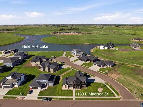 1130 E Madison St, Tea, SD 57064