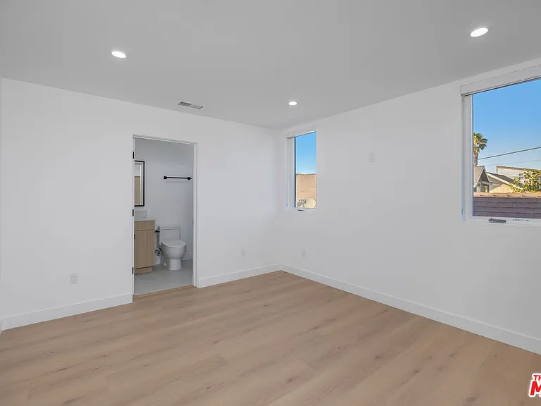 1332 Mohawk St — Photo 16
