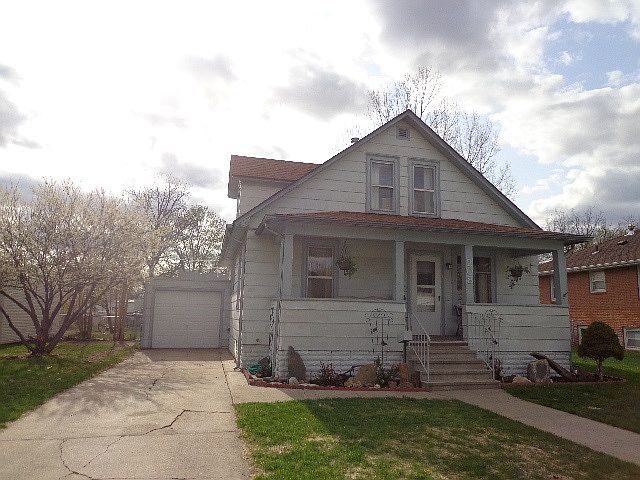 1st image of 208 S Elm St