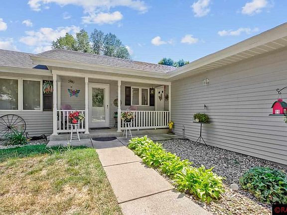4th image of 137 Canterbury Cir