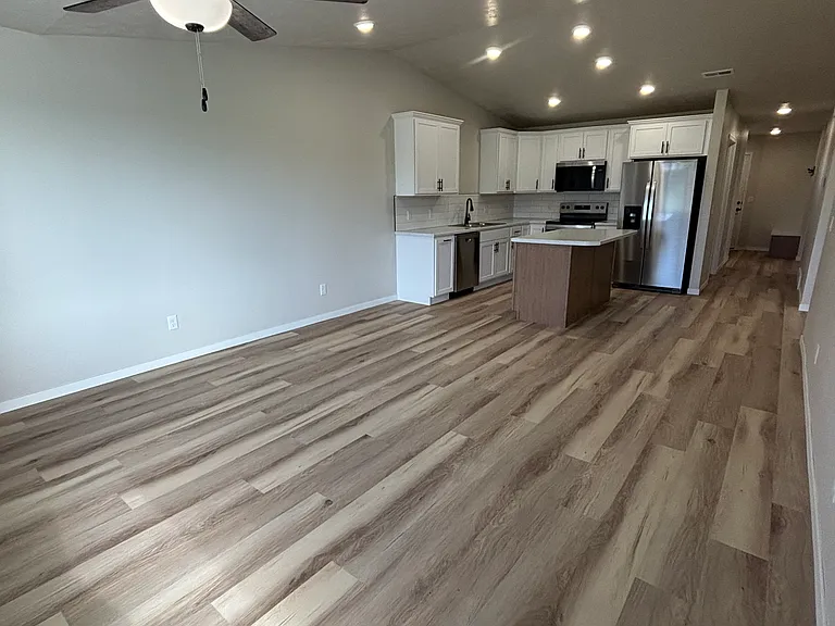 217 E Countryside Ave — Photo 21