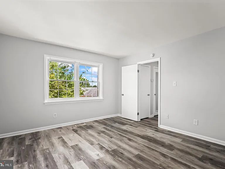 9904 Hagel Cir — Photo 19