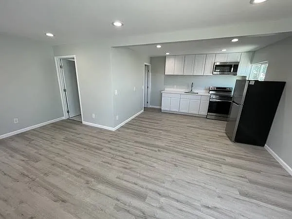 520 32nd St #3 — Photo 2
