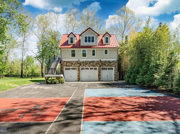 100 W Indian Ln, Norristown, PA 19403