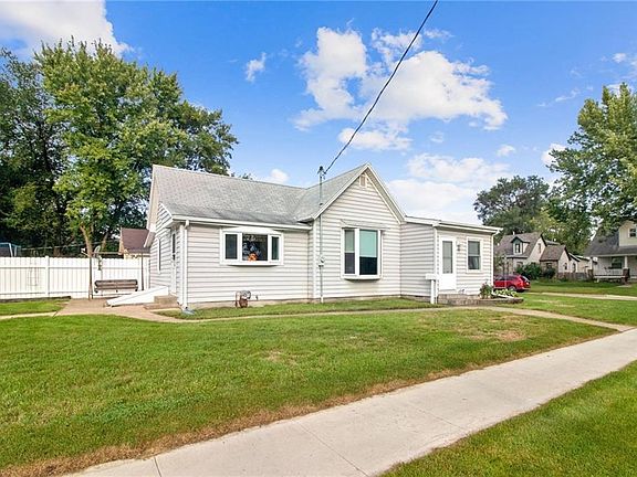 2nd image of 2531 Logan Ave