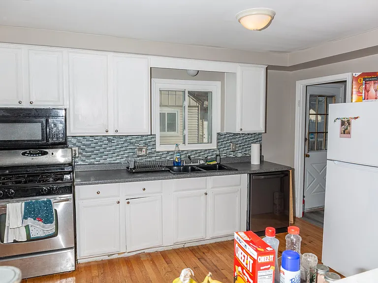 22582 Albion Ave — Photo 25