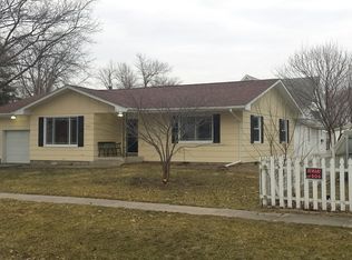 202 N Main St, Alexis, IL 61412