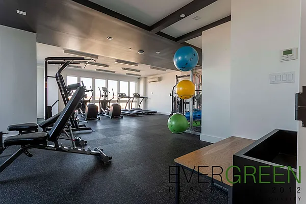 Rented by Evergreen Apartments BK | media 6