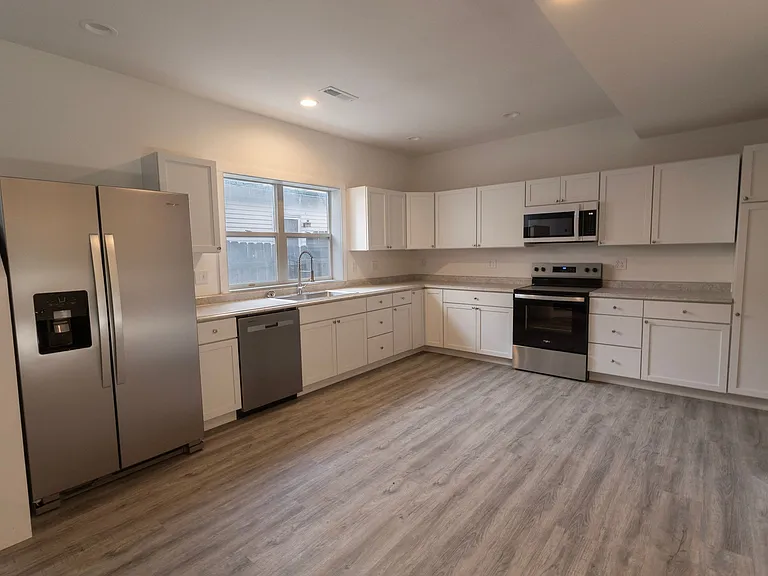 611 Railroad Ave — Photo 12