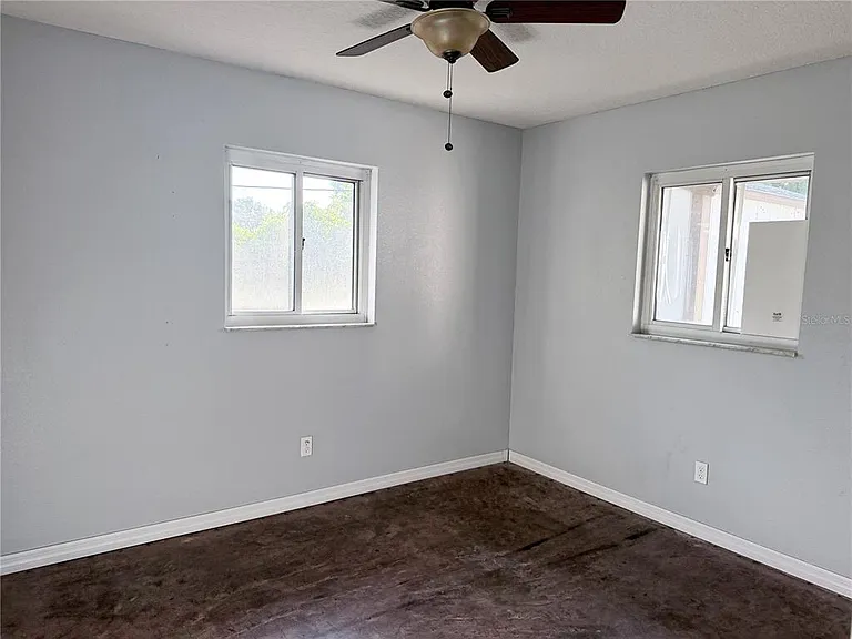 912 Carvell Dr — Photo 11