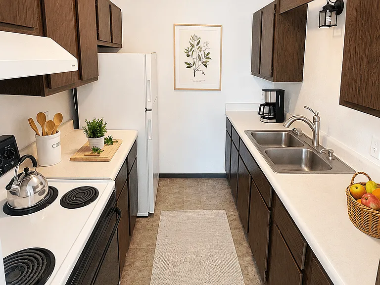 408 Park Ave — Photo 8
