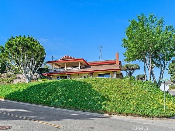 2nd image of 5425 Golden Ave W