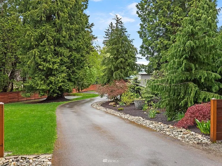2537 Bretland Rd SE — Photo 26