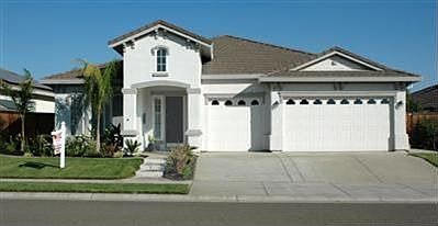 Well appointed Centex home near great schools, shopping, and restaurants.