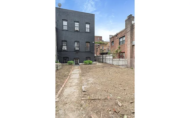 Rented by Douglas Elliman | media 29