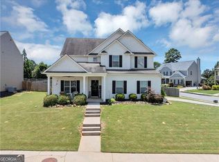 210 Creek View Ln, Acworth, GA 30102