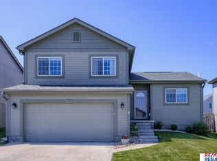 19607 S St, Omaha, NE 68135