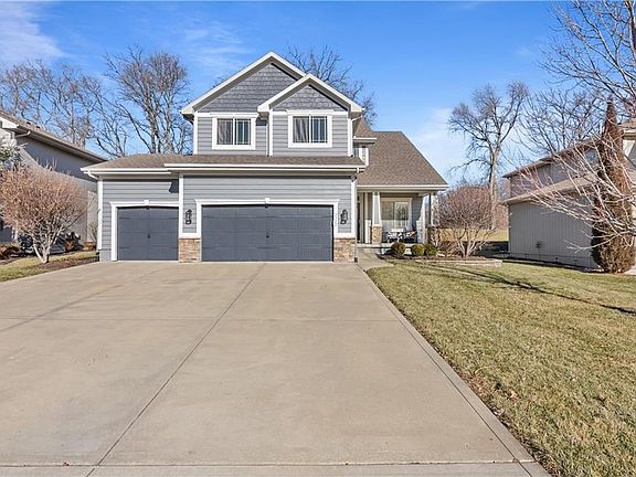 4th image of 2322 SW River Trail Rd