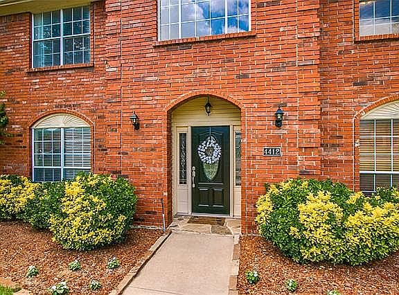 4th image of 4412 Emerald Dr