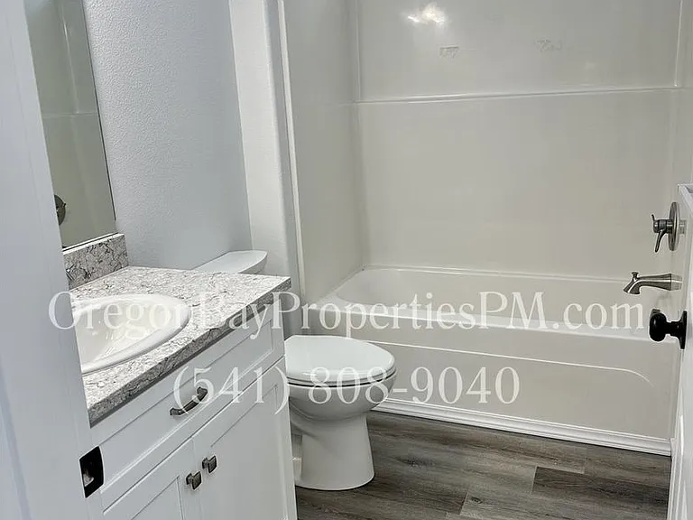 1656 Coos River Hwy — Photo 11