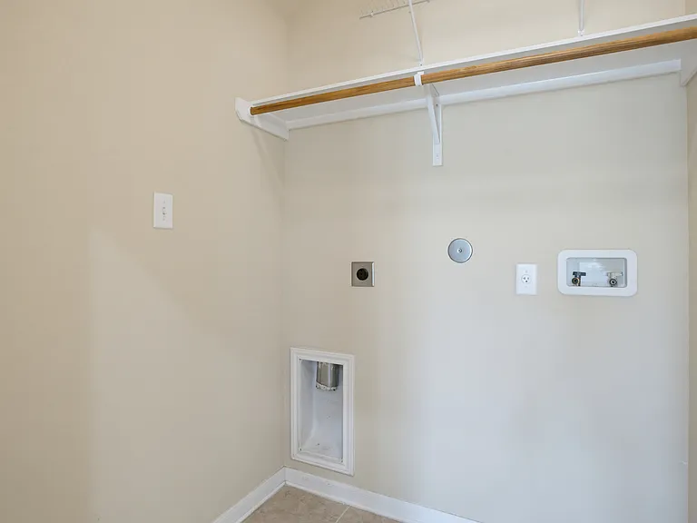 30612 Holstein Rd — Photo 27