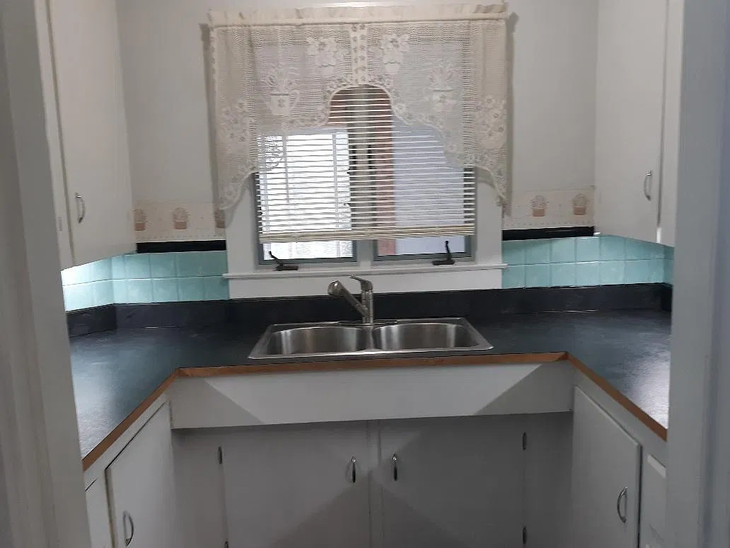 2 bed, 1400 sqft, $1,200 — Photo 3