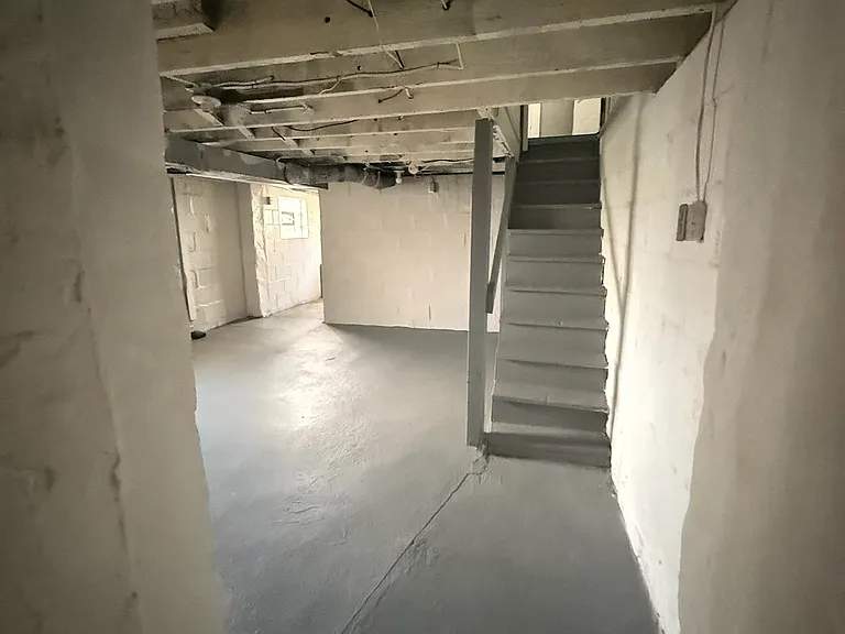 2914 Glasgow St — Photo 13