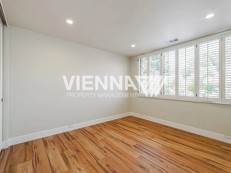 340 Wyndgate Rd — Photo 13